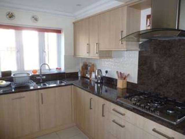  Image of 3 bedroom Detached house to rent in Rectory Close Wokingham RG40 at Rectory Close Wokingham Wokingham, RG40 1TH