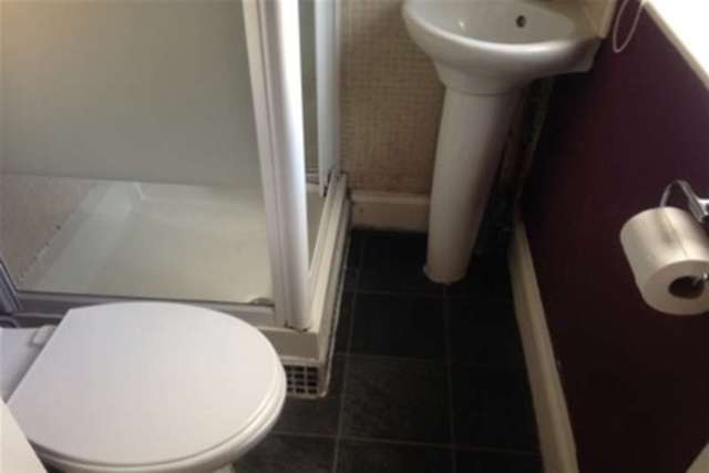  Image of Flat to rent in Cleveland Road London E18 at London, E18 2AN