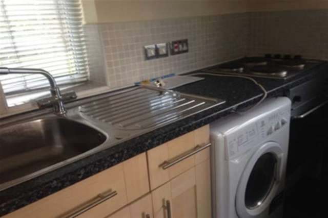  Image of Flat to rent in Cleveland Road London E18 at London, E18 2AN