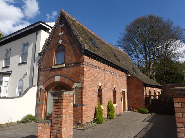  Image of 2 bedroom Detached house to rent in Woodview Drive Edgbaston Birmingham B15 at Woodview Drive  BIRMINGHAM, B15 2JF