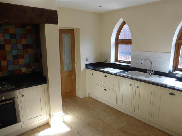  Image of 2 bedroom Detached house to rent in Woodview Drive Edgbaston Birmingham B15 at Woodview Drive  BIRMINGHAM, B15 2JF