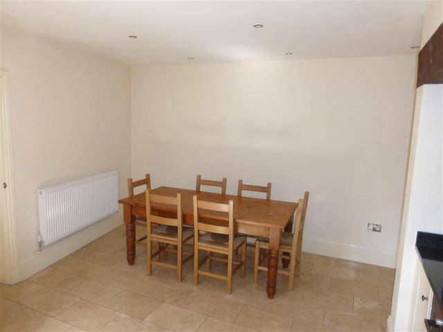  Image of 2 bedroom Detached house to rent in Woodview Drive Edgbaston Birmingham B15 at Woodview Drive  BIRMINGHAM, B15 2JF