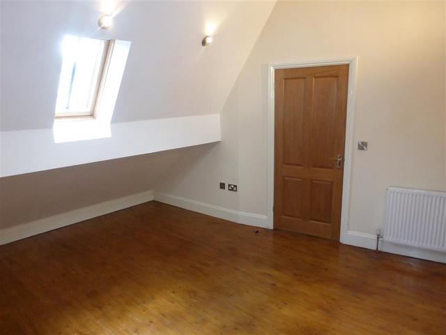 Image of 2 bedroom Detached house to rent in Woodview Drive Edgbaston Birmingham B15 at Woodview Drive  BIRMINGHAM, B15 2JF