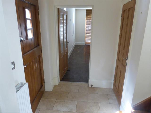  Image of 2 bedroom Detached house to rent in Woodview Drive Edgbaston Birmingham B15 at Woodview Drive  BIRMINGHAM, B15 2JF
