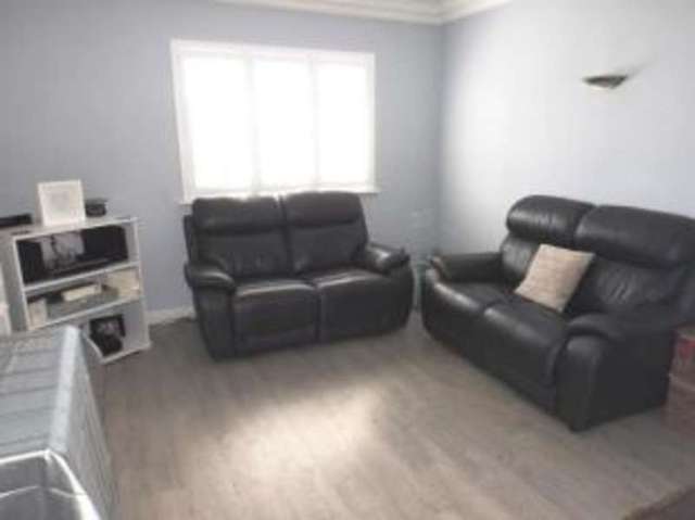  Image of 2 bedroom Flat for sale in Tysea Hill Stapleford Abbotts Romford RM4 at Tysea Hill Romford Stapleford Abbotts, RM4 1JP