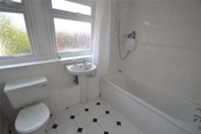  Image of 2 bedroom Apartment for sale in Wordsworth Bracknell RG12 at Great Hollands Bracknell Easthampstead, RG12 8YE