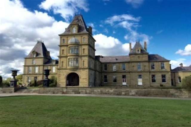  Image of 2 bedroom Flat to rent in Wynnstay Hall Estate Ruabon Wrexham LL14 at Wrexham, LL14 6LA