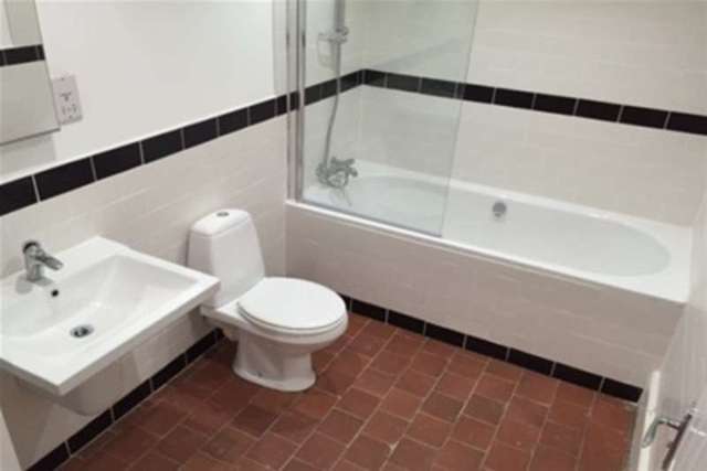  Image of 2 bedroom Flat to rent in Wynnstay Hall Estate Ruabon Wrexham LL14 at Wrexham, LL14 6LA