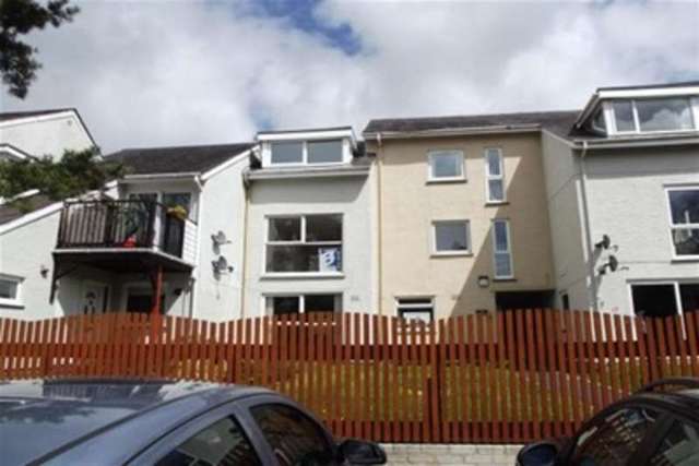  Image of 3 bedroom Flat to rent in Ffordd Garnedd Y Felinheli LL56 at Y Felinheli, LL56 4QY