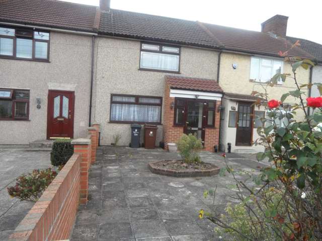  Image of Semi-Detached house to rent in Amesbury Road Dagenham RM9 at Amesbury Road Becontree Dagenham, RM9 6AB