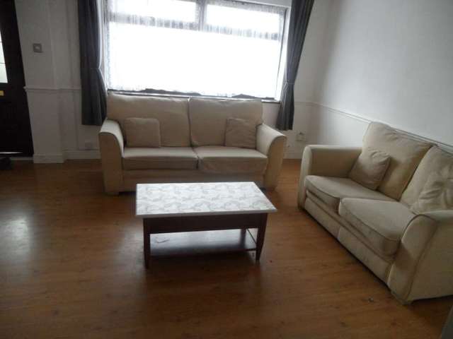  Image of Semi-Detached house to rent in Amesbury Road Dagenham RM9 at Amesbury Road Becontree Dagenham, RM9 6AB