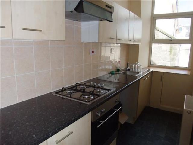  Image of 2 bedroom Flat to rent in Bank Street Lochgelly KY5 at Lochgelly Fife Fife, KY5 9QQ