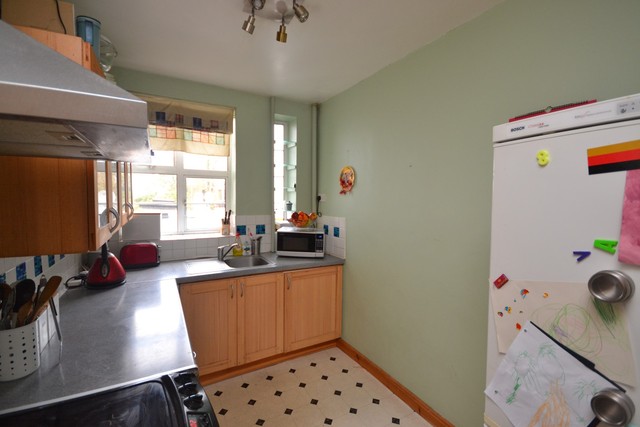 Image of 2 bedroom Property to rent in Colney Hatch Lane London N10 at Colney Hatch Lane  Muswell Hill, N10 1QH