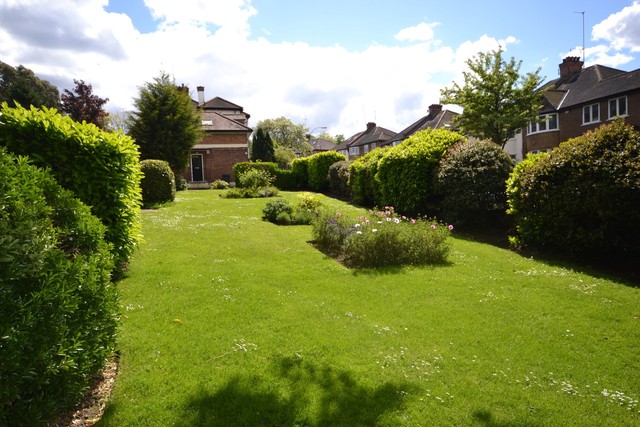  Image of 2 bedroom Property to rent in Colney Hatch Lane London N10 at Colney Hatch Lane  Muswell Hill, N10 1QH