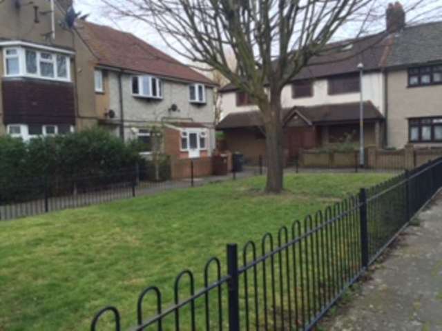  Image of 2 bedroom Flat to rent in Blake Avenue Barking IG11 at Blake Avenue  Barking, IG11 9SD