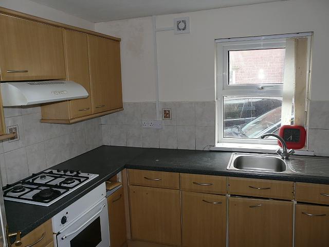 Image of 2 bedroom Ground Flat to rent in Burt Street Cardiff CF10 at Cardiff, CF10 5FZ