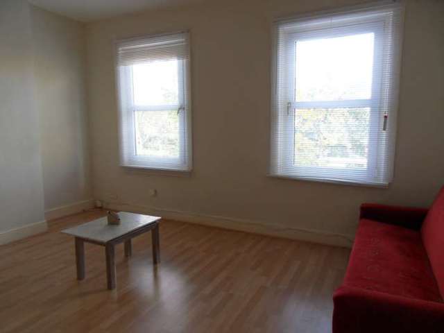  Image of 2 bedroom Flat to rent in Cann Hall Road London E11 at Cann Hall Road Leytonstone London, E11 3NL