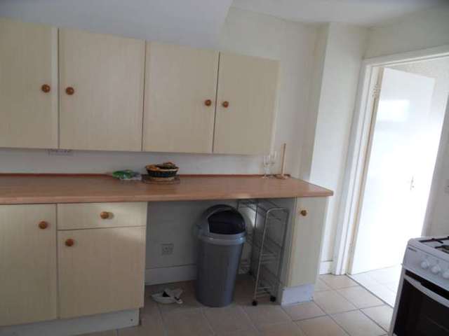  Image of 2 bedroom Flat to rent in Cann Hall Road London E11 at Cann Hall Road Leytonstone London, E11 3NL