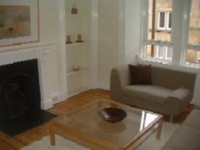  Image of 2 bedroom Flat to rent in Cathcart Place Edinburgh EH11 at Dalry Edinburgh Edinburgh, EH11 2HE