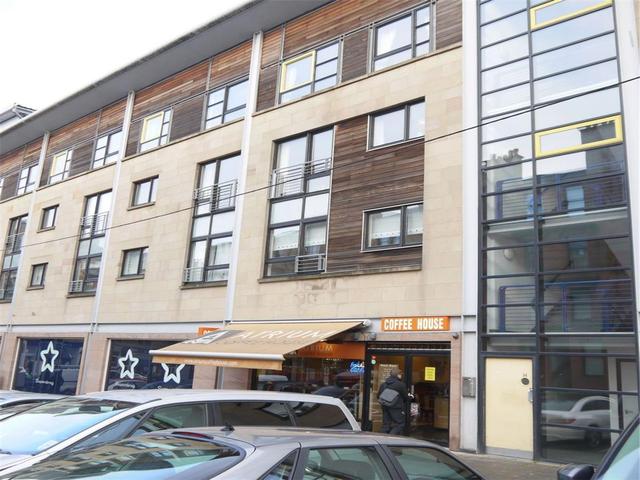  Image of 1 bedroom Flat to rent in Cresswell Street Glasgow G12 at Hillhead Glasgow Glasgow, G12 8BY