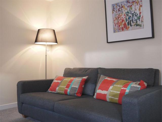  Image of 1 bedroom Flat to rent in Cresswell Street Glasgow G12 at Hillhead Glasgow Glasgow, G12 8BY