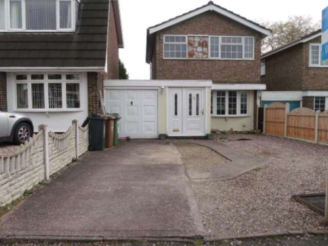  Image of 3 bedroom Detached house to rent in Darvel Road Willenhall WV12 at Darvel Road  Willenhall, WV12 4TU