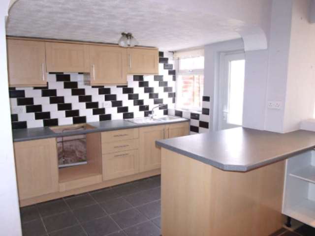  Image of 3 bedroom Detached house to rent in Darvel Road Willenhall WV12 at Darvel Road  Willenhall, WV12 4TU