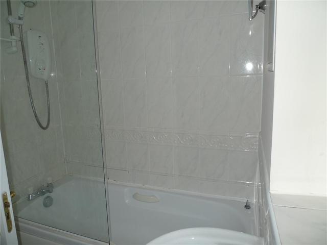  Image of 2 bedroom Flat to rent in Duff Road Edinburgh EH11 at Dalry Edinburgh Edinburgh, EH11 2TH