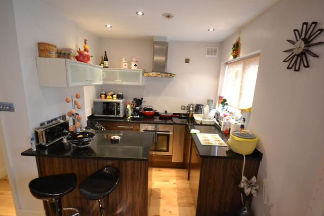  Image of 1 bedroom Flat to rent in Earls Court Road London SW5 at Earls Court Road  London, SW5 9AN