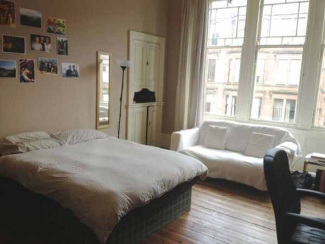  Image of 3 bedroom Flat to rent in Falkland Street Dowanhill Glasgow G12 at Hyndland Glasgow Glasgow, G12 9QY