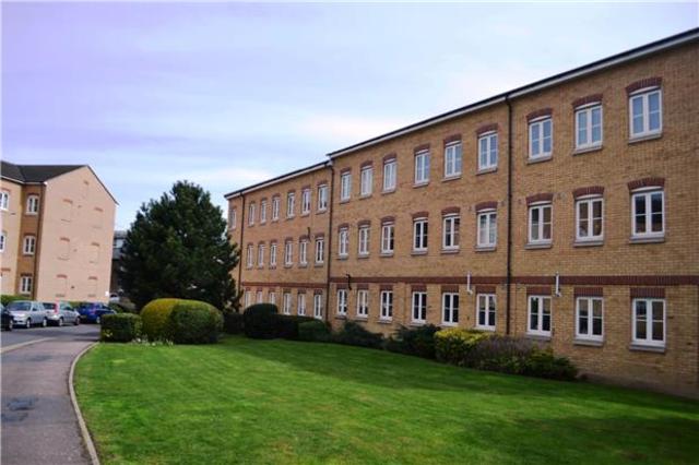  Image of 2 bedroom Flat to rent in Gidea Park Romford RM2 at Kidman Close Gidea Park Essex, RM2 6GE
