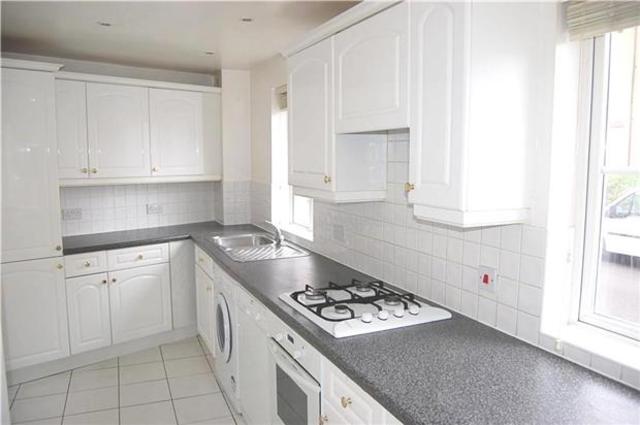  Image of 2 bedroom Flat to rent in Gidea Park Romford RM2 at Kidman Close Gidea Park Essex, RM2 6GE