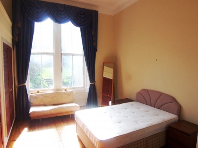  Image of 2 bedroom Flat to rent in Glencairn Crescent Edinburgh EH12 at West End Edinburgh Edinburgh, EH12 5BT