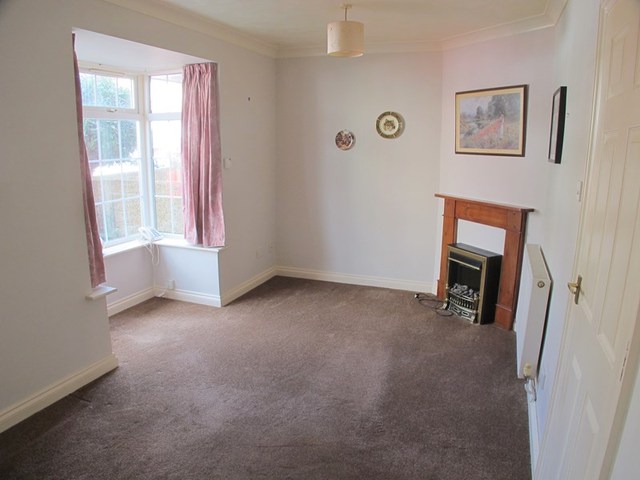  Image of 3 bedroom Terraced house for sale in Gosport Road Lee-on-the-Solent PO13 at Gosport Road  Lee-On-The-Solent, PO13 9EJ