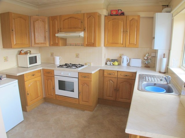  Image of 3 bedroom Terraced house for sale in Gosport Road Lee-on-the-Solent PO13 at Gosport Road  Lee-On-The-Solent, PO13 9EJ