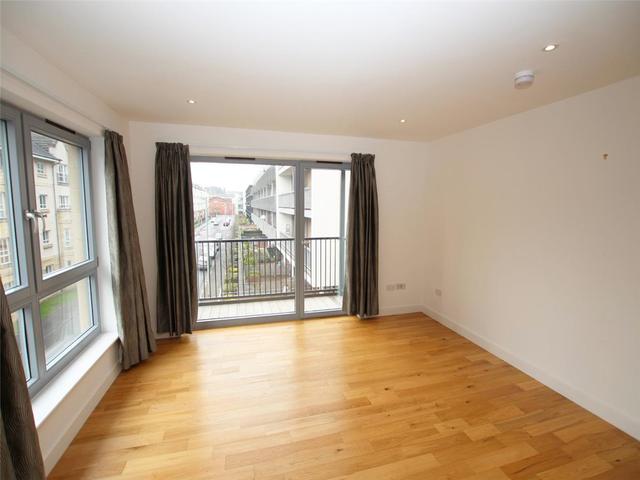  Image of 3 bedroom Flat to rent in Hopetoun Street Edinburgh EH7 at City Centre Edinburgh Edinburgh, EH7 4ND