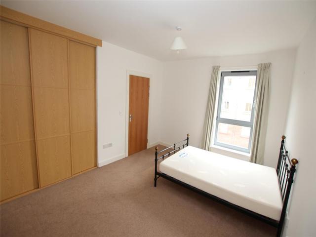  Image of 3 bedroom Flat to rent in Hopetoun Street Edinburgh EH7 at City Centre Edinburgh Edinburgh, EH7 4ND