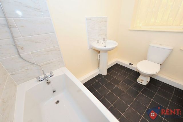  Image of 2 bedroom Flat to rent in Hylton Road Sunderland SR4 at Hylton Road Array South Hylton, SR4 7AB