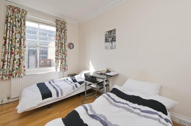  Image of 2 bedroom Flat to rent in Kensington Court London W8 at Kensington Court  London, W8 5BD