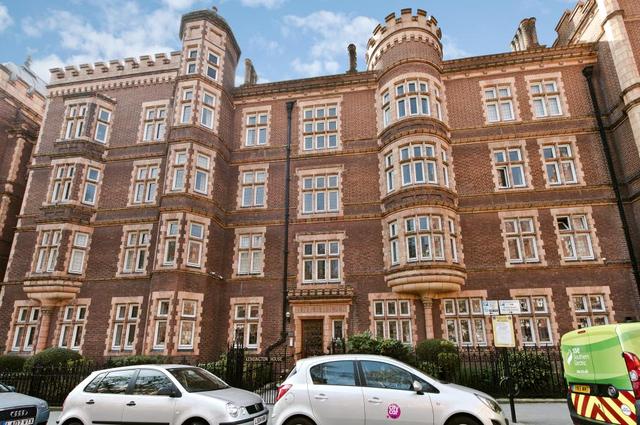  Image of 2 bedroom Flat to rent in Kensington Court London W8 at Kensington Court  London, W8 5BD