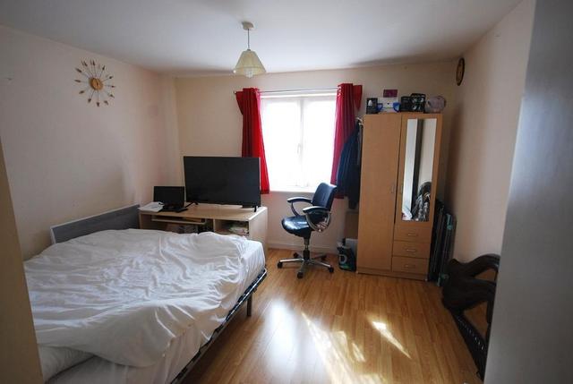  Image of 2 bedroom Flat for sale in King George Crescent Wembley HA0 at WEMBLEY, HA0 2FJ