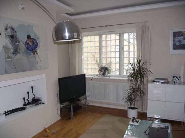  Image of 2 bedroom Flat for sale in Kings Acre Coggeshall Colchester CO6 at Kings Acre Coggeshall Colchester, CO6 1NY