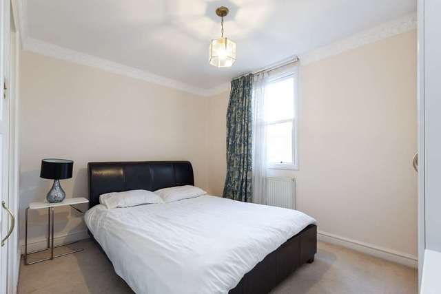  Image of 3 bedroom Apartment to rent in Lancaster Gate London W2 at Lancaster Gate Lancaster Gate London, W2 3NA