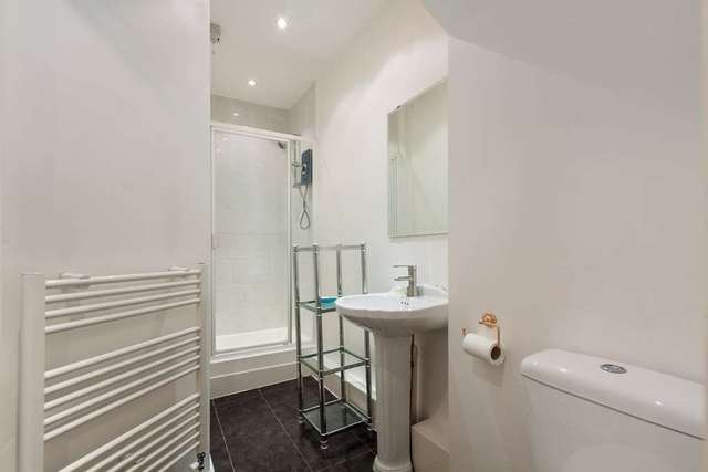  Image of 3 bedroom Apartment to rent in Lancaster Gate London W2 at Lancaster Gate Lancaster Gate London, W2 3NA