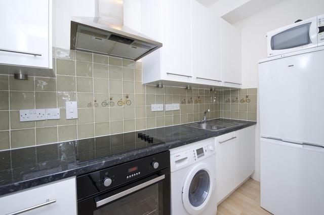 Image of 2 bedroom Flat to rent in Lexham Gardens London W8 at Lexham Gardens  London, W8 5JE