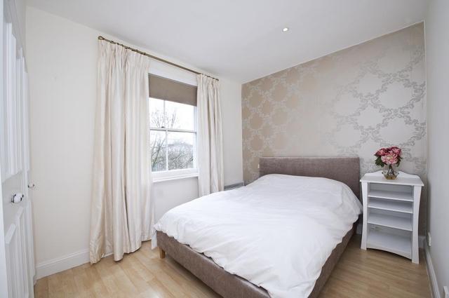  Image of 2 bedroom Flat to rent in Lexham Gardens London W8 at Lexham Gardens  London, W8 5JE