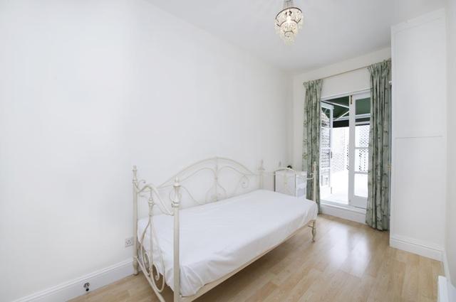  Image of 2 bedroom Flat to rent in Lexham Gardens London W8 at Lexham Gardens  London, W8 5JE