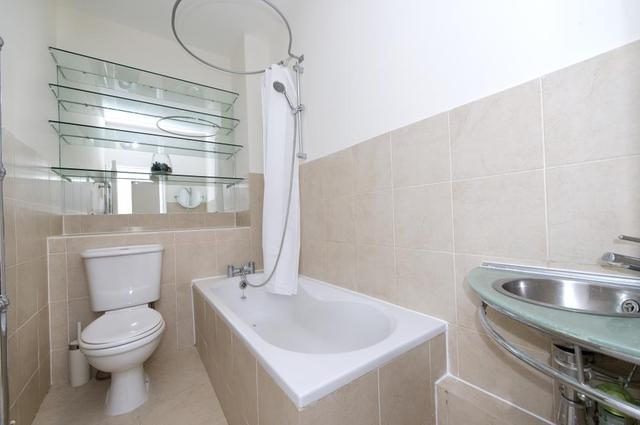  Image of 2 bedroom Flat to rent in Lexham Gardens London W8 at Lexham Gardens  London, W8 5JE