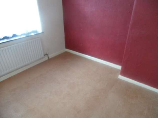  Image of Semi-Detached house to rent in Lichfield Road Becontree Dagenham RM8 at Lichfield Road  Dagenham, RM8 2AU