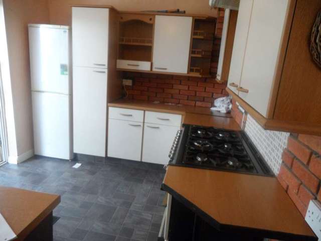  Image of Semi-Detached house to rent in Lichfield Road Becontree Dagenham RM8 at Lichfield Road  Dagenham, RM8 2AU